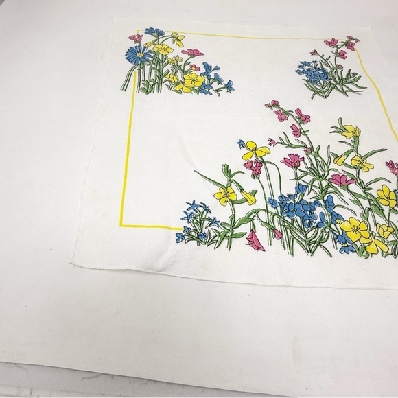 Vintage VERA NEUMANN Napkins Set of 3 Printed Floral 16” X 16” Square Napkins - Picture 5 of 14